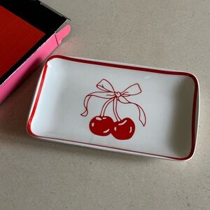 Round house x 8or cherry jewelry tray.  Gift 🎁 idea!!